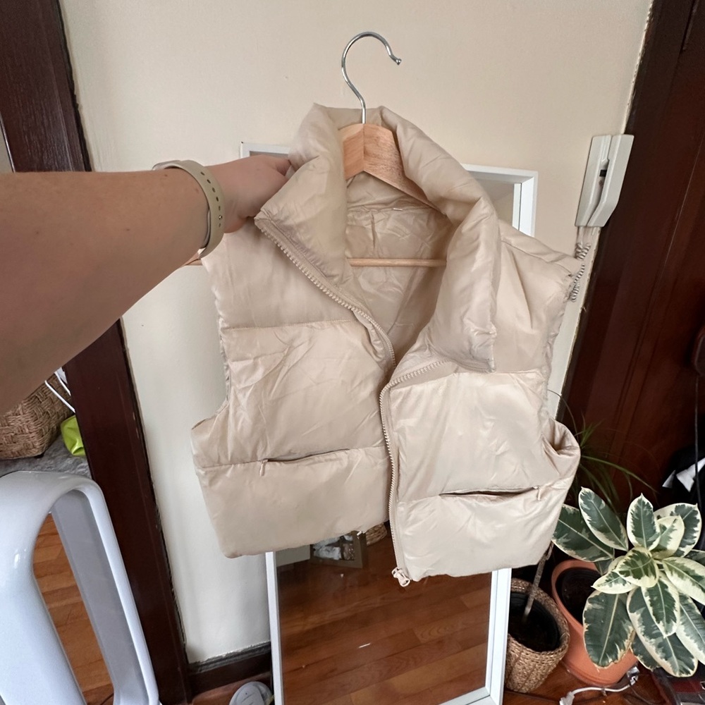 Cropped Puffer Vest